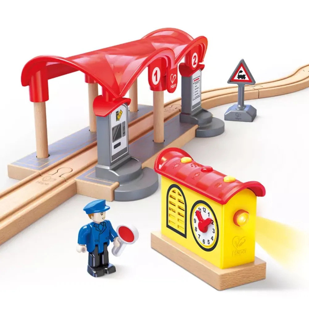 Hape Estacion De Tren: Graba, Escucha E Ilumina New